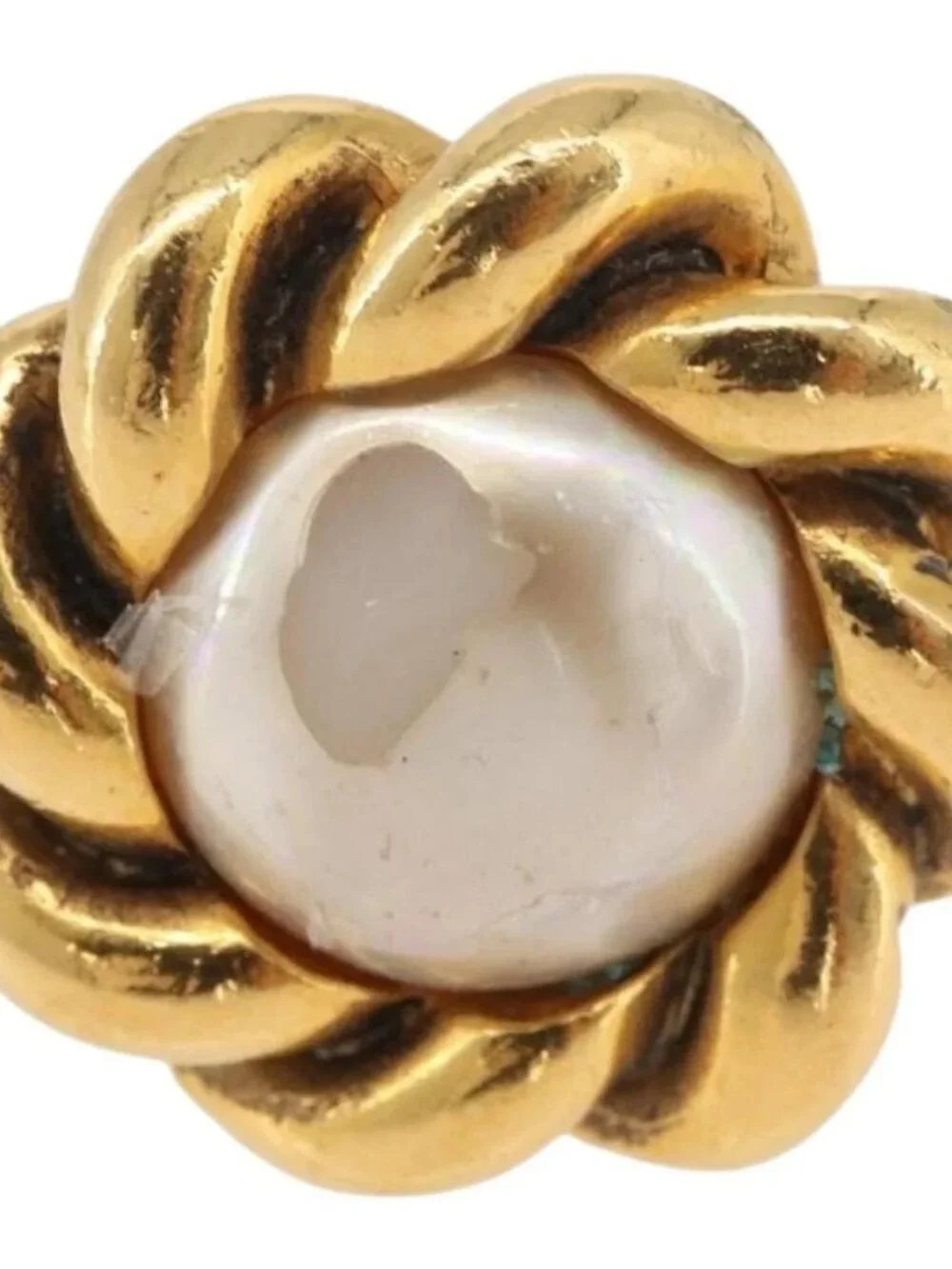 CHANEL Earring metal Gold CC Auth 178396